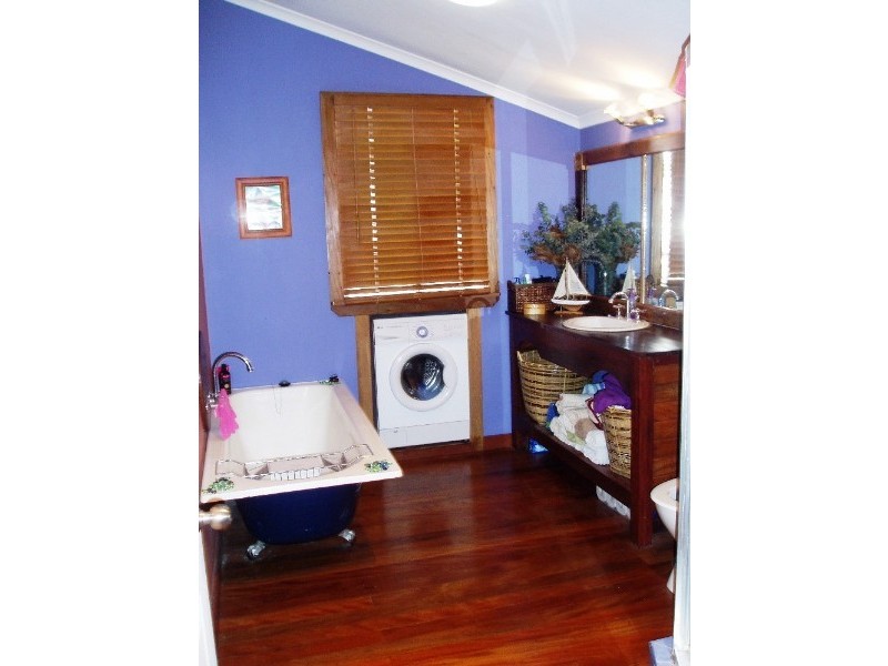 15 Tait Street, West Mackay QLD 4740