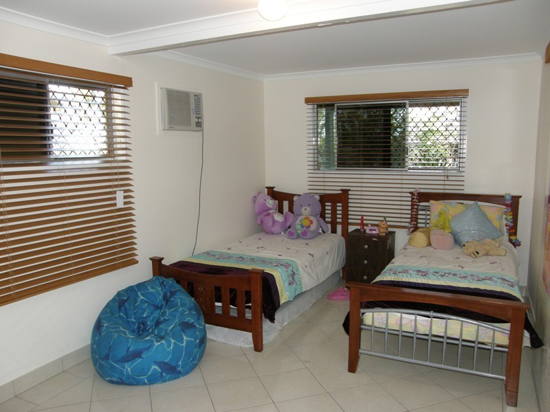 27 Denman Avenue, Shoal Point QLD 4750
