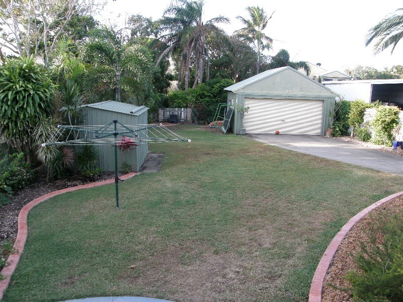 27 Denman Avenue, Shoal Point QLD 4750
