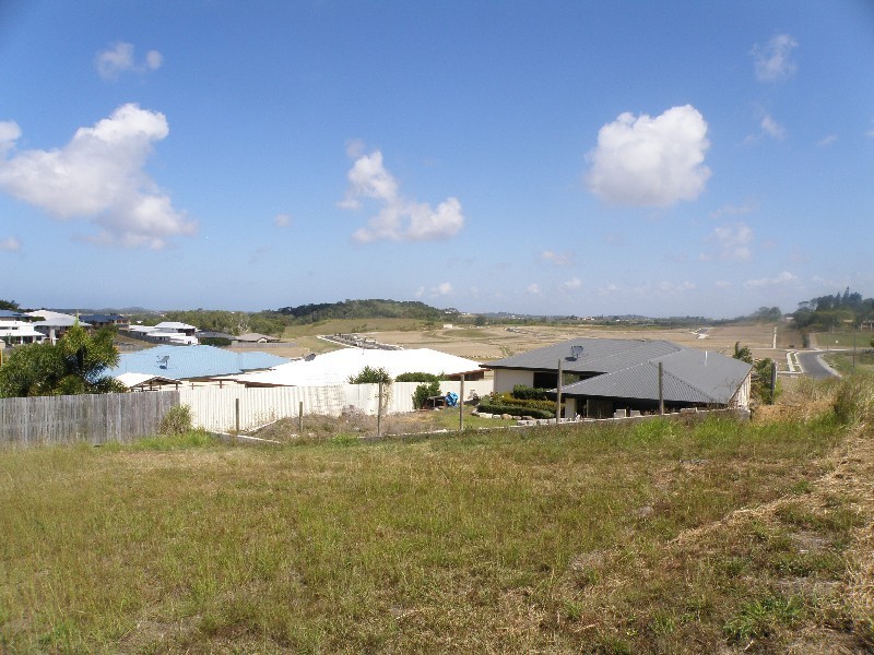 11 Douglas Crescent, Rural View QLD 4740