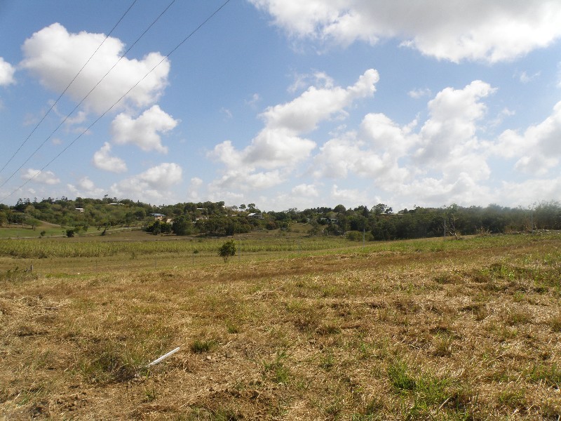 11 Douglas Crescent, Rural View QLD 4740