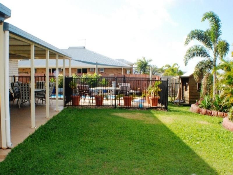 18 Dustwill Street, Eimeo QLD 4740