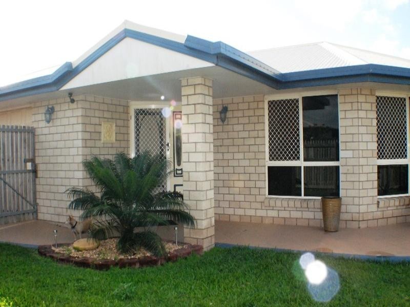 18 Dustwill Street, Eimeo QLD 4740