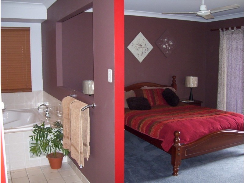 5 Hossack Court, Glenella QLD 4740