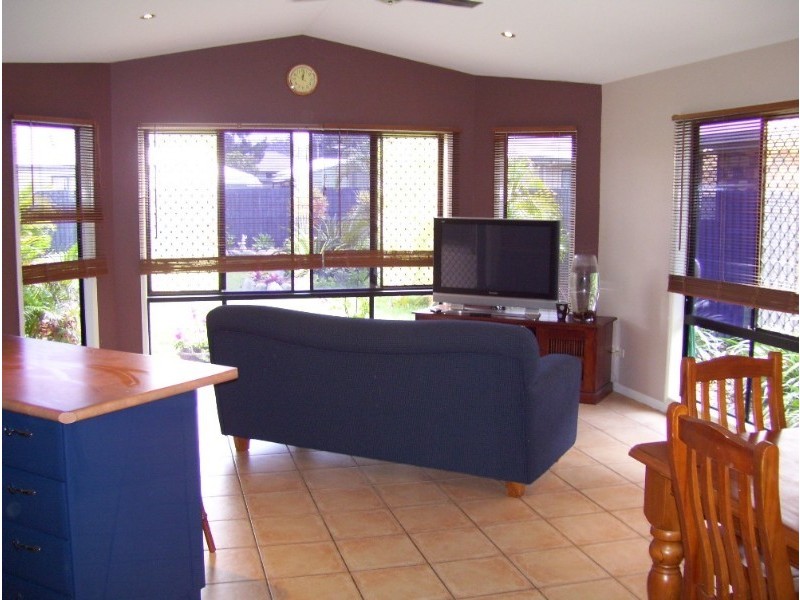 5 Hossack Court, Glenella QLD 4740