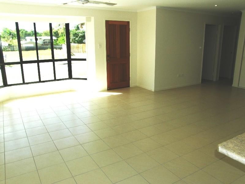 5 Jasmine Drive, Blacks Beach QLD 4740