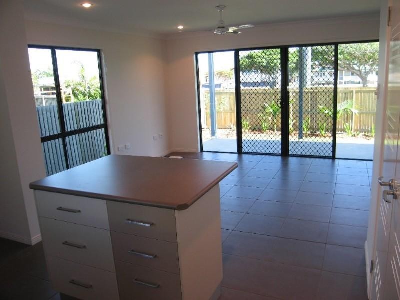 Units 5-8/237 Evans Street, South Mackay QLD 4740