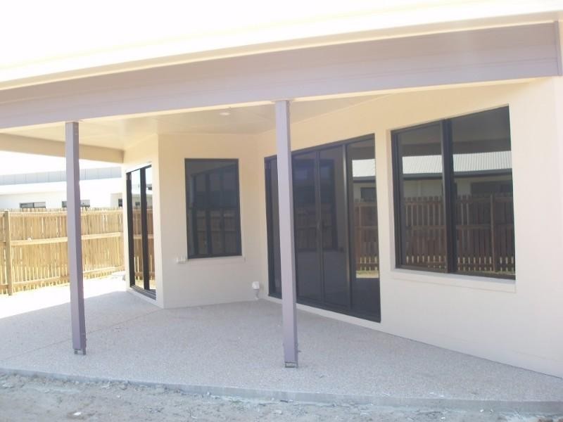 12 Mida Lane, Ooralea QLD 4740