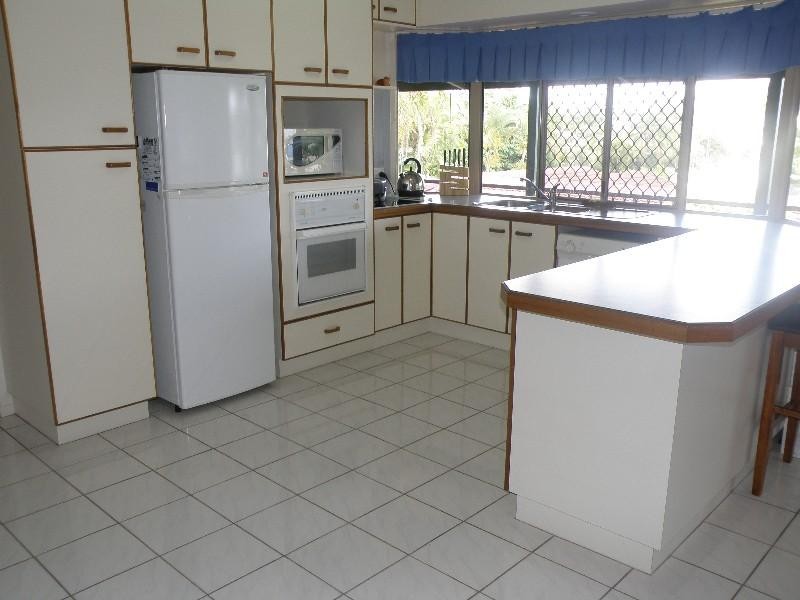 31 Murrays Road, Glenella QLD 4740