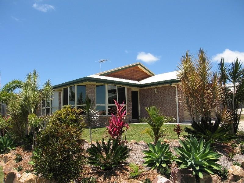 17 Wilcox Street, Eimeo QLD 4740