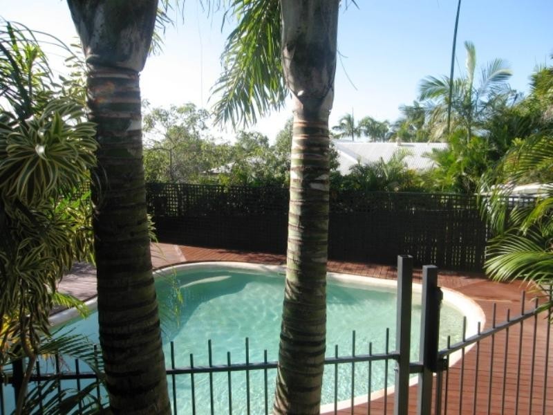 6 Hillcrest Street, Eimeo QLD 4740