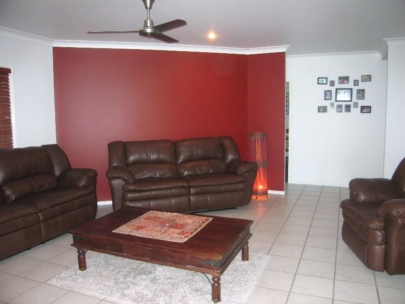 6 Hillcrest Street, Eimeo QLD 4740