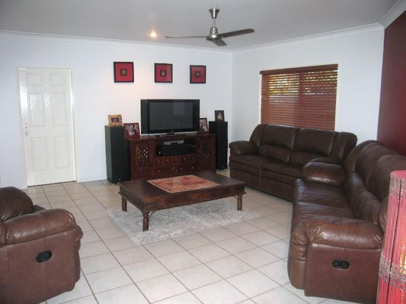 6 Hillcrest Street, Eimeo QLD 4740