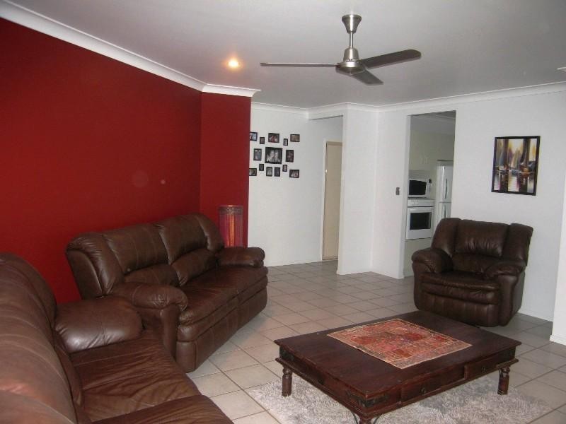 6 Hillcrest Street, Eimeo QLD 4740