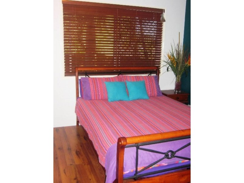 6 Hillcrest Street, Eimeo QLD 4740