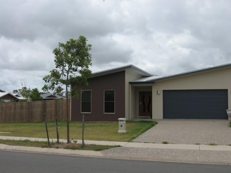 54 Gingham Street, Glenella QLD 4740