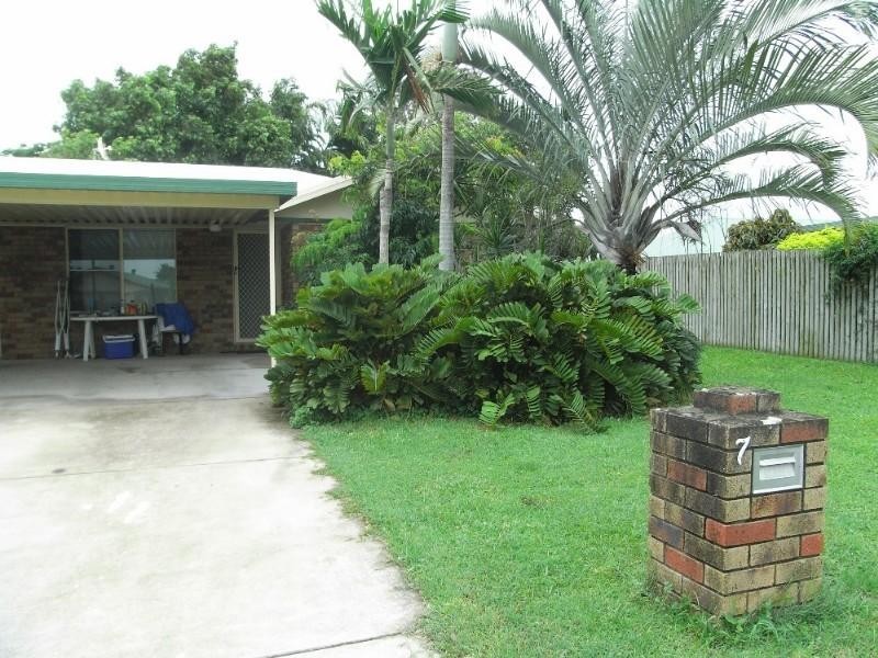 7 Robb Place, South Mackay QLD 4740