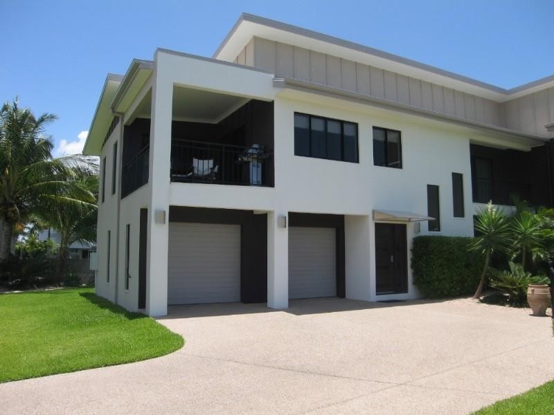 104 Binnington Esplanade, East Mackay QLD 4740