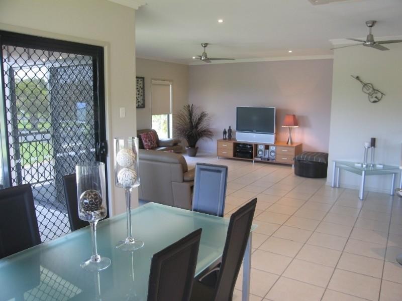 104 Binnington Esplanade, East Mackay QLD 4740