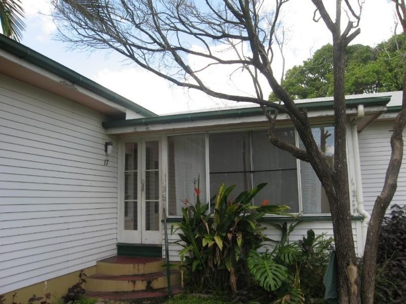 17 Paulette Street, West Mackay QLD 4740