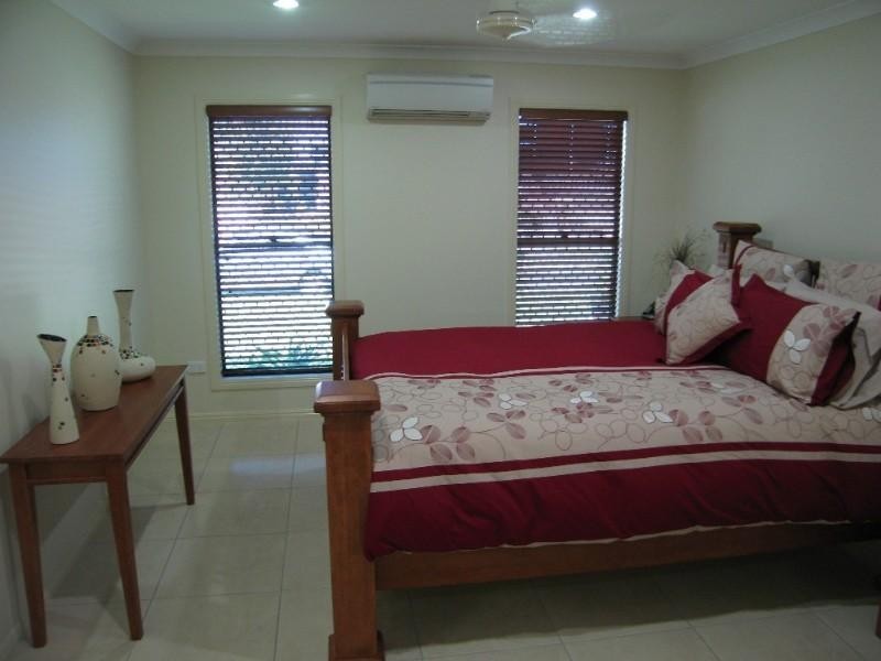 25 Gingham Street, Glenella QLD 4740