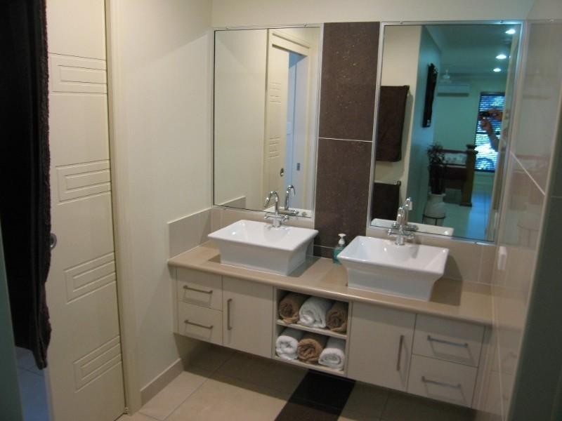 25 Gingham Street, Glenella QLD 4740