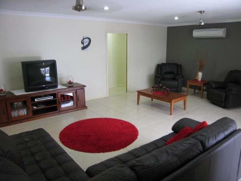 25 Gingham Street, Glenella QLD 4740