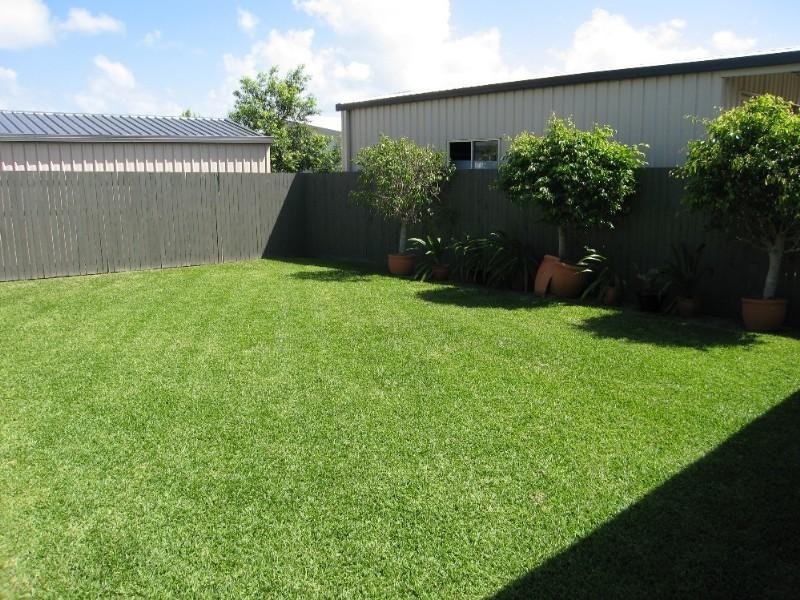 25 Gingham Street, Glenella QLD 4740