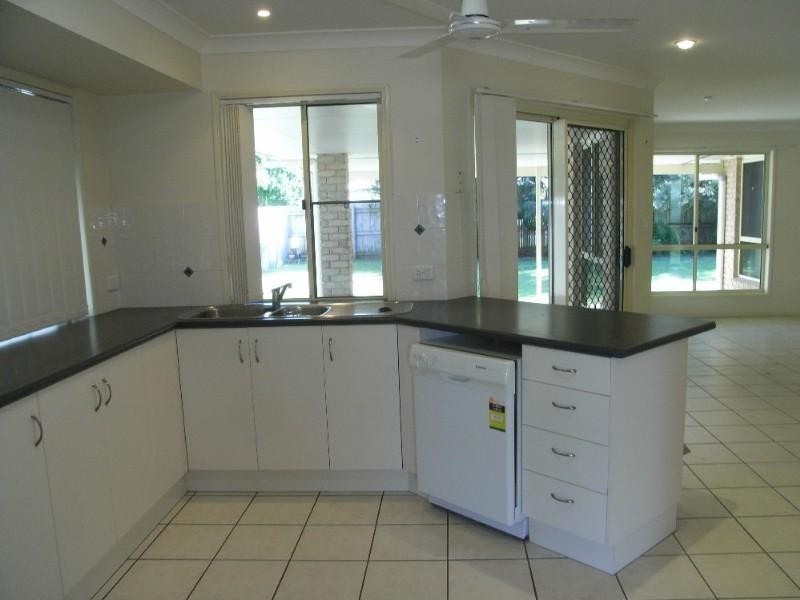 6 Marine Parade, Bucasia QLD 4750