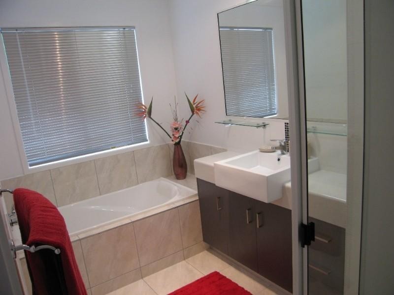 4 Nicklin Drive, Beaconsfield QLD 4740