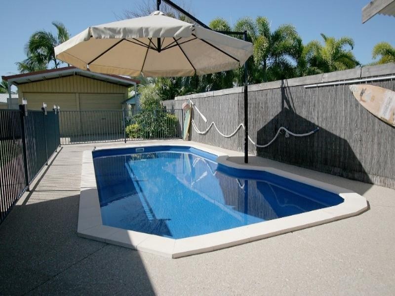 60 Bradman Drive, Glenella QLD 4740