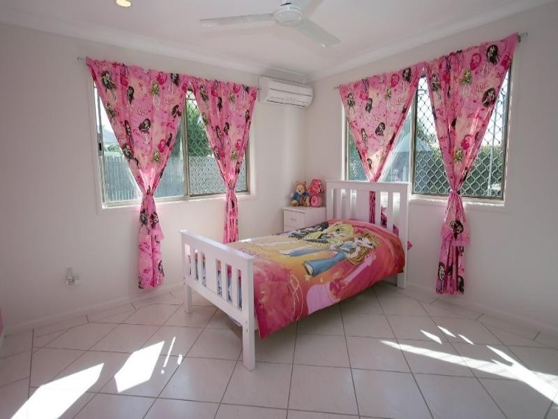 60 Bradman Drive, Glenella QLD 4740