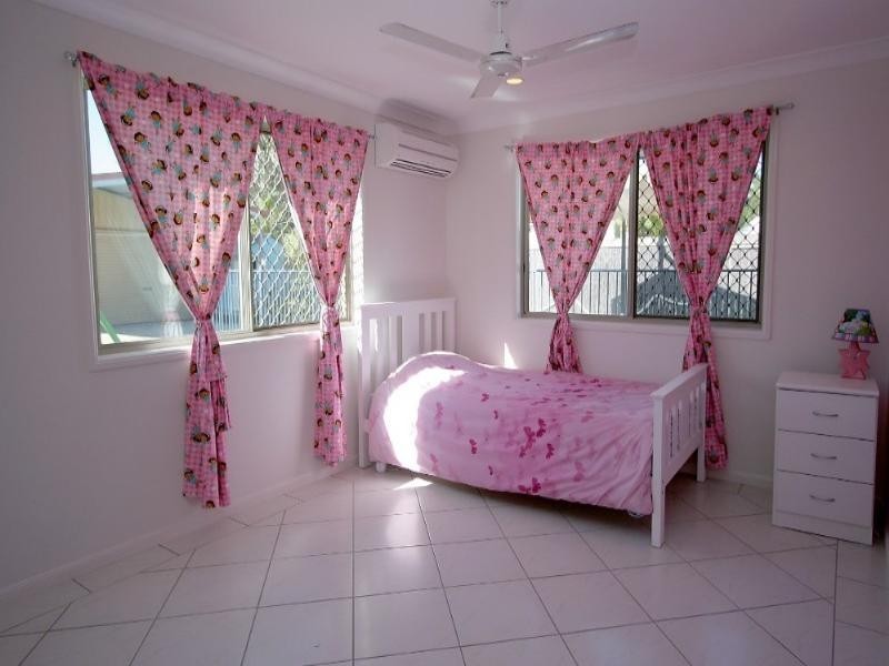 60 Bradman Drive, Glenella QLD 4740