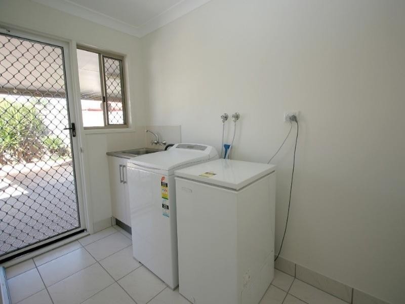 60 Bradman Drive, Glenella QLD 4740