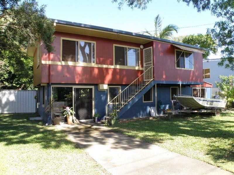 18 Crane Street, Slade Point QLD 4740