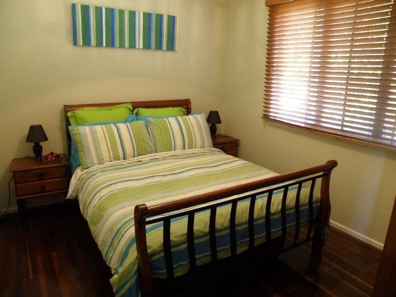 18 Crane Street, Slade Point QLD 4740