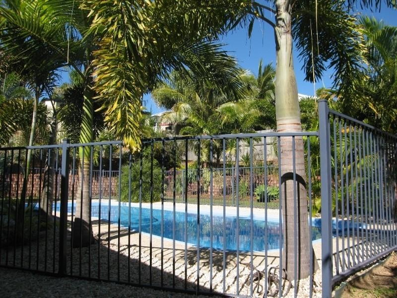 8 Cosford Drive, Eimeo QLD 4740