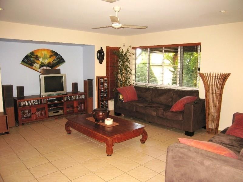 18 Seaspray Close, Shoal Point QLD 4750