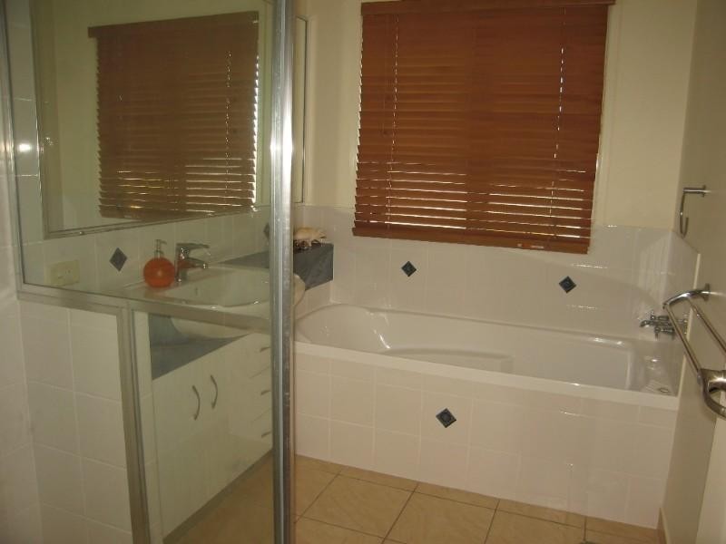 18 Seaspray Close, Shoal Point QLD 4750