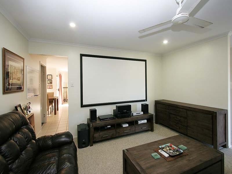 18 Eva Parade, Glenella QLD 4740