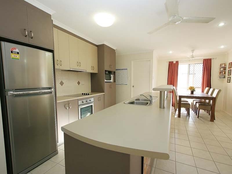 18 Eva Parade, Glenella QLD 4740