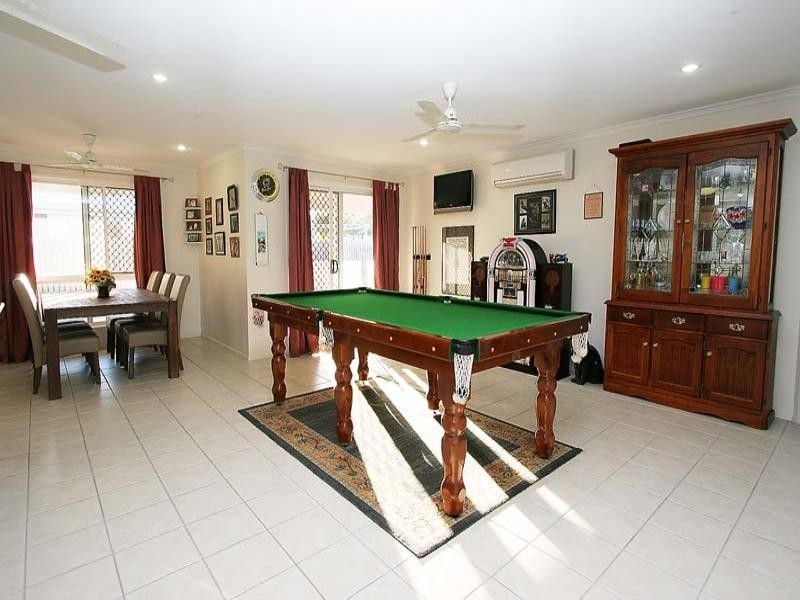 18 Eva Parade, Glenella QLD 4740