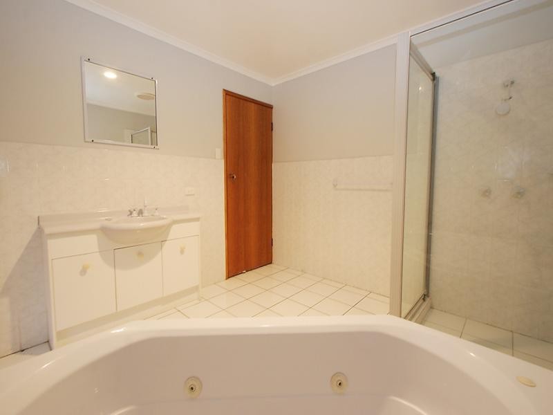 1 Triton Court, Shoal Point QLD 4750