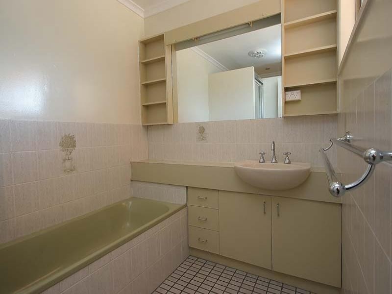 11 Yaralla Avenue, East Mackay QLD 4740