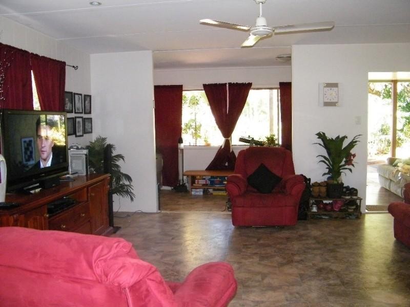 11 Houdewind Street, Eimeo QLD 4740