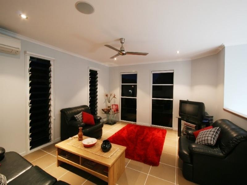9 Whitesan Blue Terrace, Blacks Beach QLD 4740
