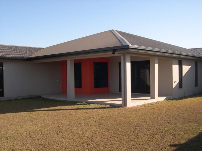 41 Gingham Street, Glenella QLD 4740