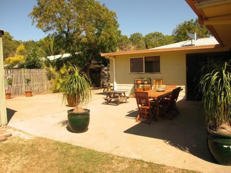 9 Blacksmith Street, Slade Point QLD 4740