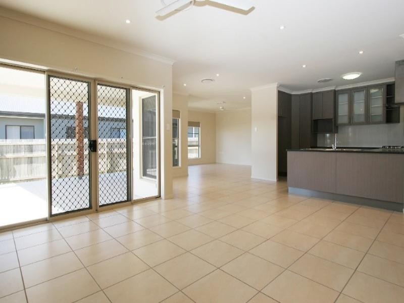 63 Gingham Street, Glenella QLD 4740