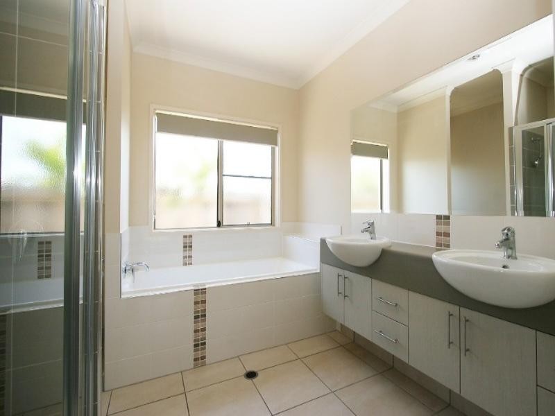 63 Gingham Street, Glenella QLD 4740